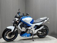 Suzuki Gladius 650 2010 ONLY 26K SV650 MOTOR MOT 08/27 SERVICED A2 650CC 6