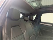Porsche Cayenne 4.0 Cayenne T S E-Hybrid Auto 4WD 5dr 44
