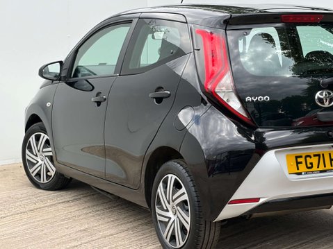 Toyota Aygo 1.0 Aygo X-Play TSS VVT-i 5dr 33
