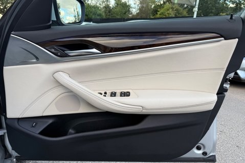 BMW 5 Series 520D XDRIVE SE - 360 DEGREE CAMERAS - IVORY LEATHER 33