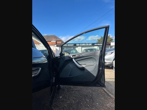 Ford Fiesta 1.4 Zetec 5dr 21