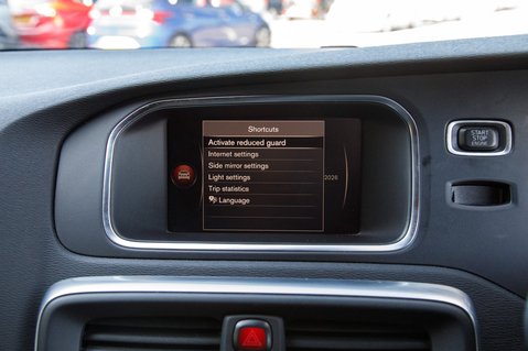 Volvo V40 T2 R-DESIGN NAV PLUS 26