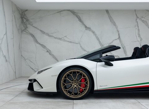 Lamborghini Huracan Spyder LP640-4 Performante 40