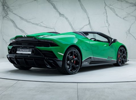Lamborghini Huracan LP 640-4 EVO SPYDER 60th Anniversary Edition 9