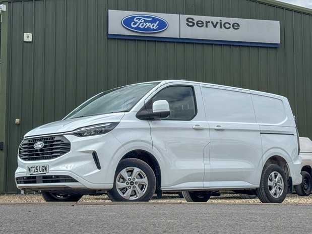 Ford Transit Custom SWB L1H1 Low Roof Limited 320 136bhp Air Con Alloys Camera Sensors EURO 6 1
