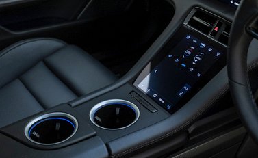 Porsche Taycan Turbo S Cross Turismo 21