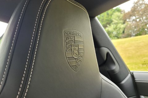Porsche 911 CARRERA 4S PDK 26