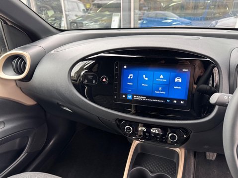 Toyota Aygo X VVT-I EDGE 26