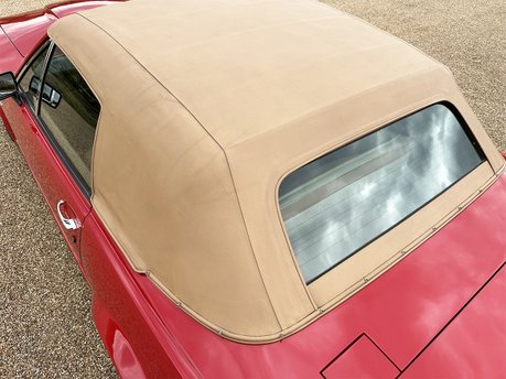 Aston Martin V8 VOLANTE 46