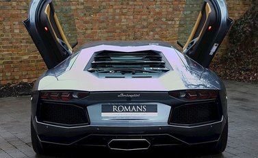 Lamborghini Aventador LP 700-4 23