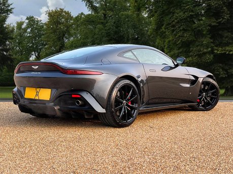 Aston Martin Vantage V8 5