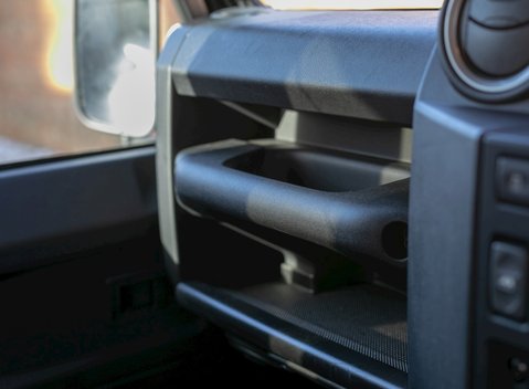 Land Rover Defender 90 TD XS Station Wagon 21