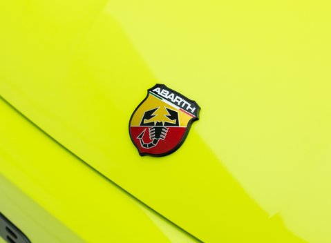 Abarth 500e Scorpionissima Cabrio 31