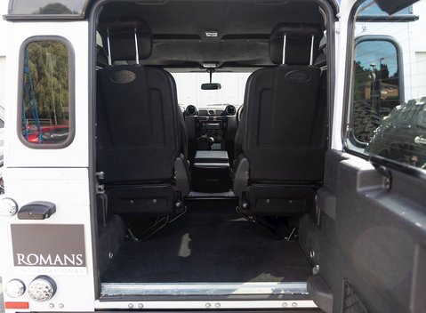 Land Rover Defender 90 Landmark 25