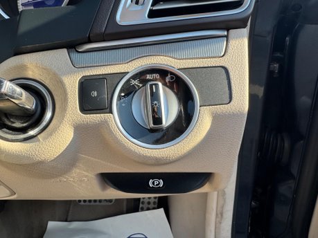 Mercedes-Benz E Class E220 CDI AMG SPORT 18