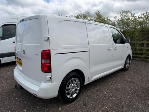 Vauxhall Vivaro 1.5 Turbo D 2700 Sportive L1 H1 Euro 6 (s/s) 5dr 8