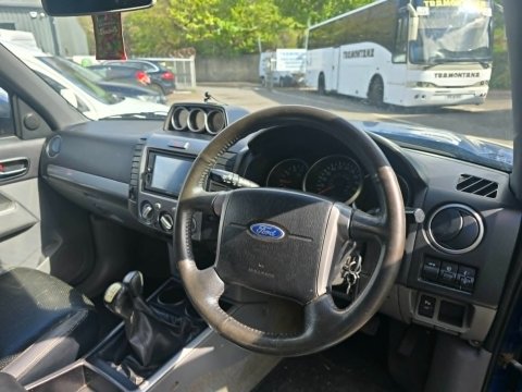 Ford Ranger XLT 4X4 DCB TDCI 9