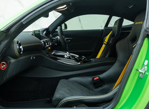 Mercedes-Benz AMG GT R 16