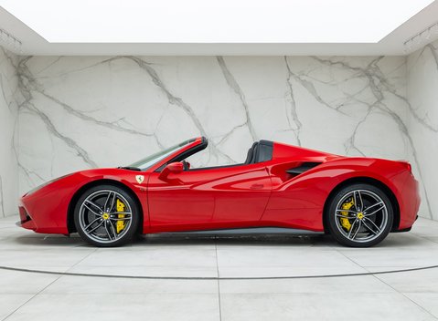 Ferrari 488 SPIDER 3