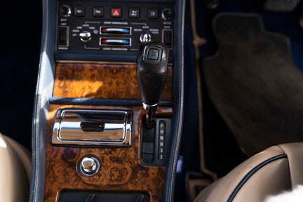 Bentley Continental R 25