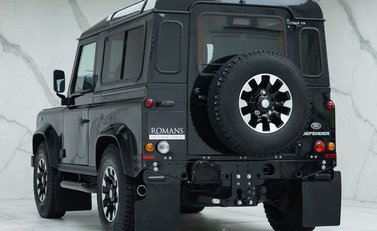 Land Rover Defender 90 XS 7