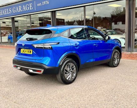 Nissan Qashqai 1.3 Qashqai Acenta Premium T MHEV CVT 5dr 8