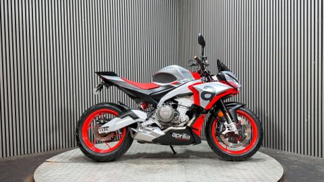Aprilia Tuono 660 2021 ONLY 11K STUNNING BIKE NEW TYRES MID WEIGHT NAKED 4