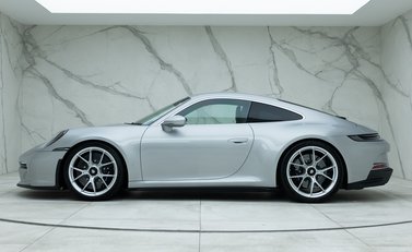 Porsche 911 GT3 Touring (992) 2