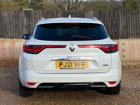 Renault Megane ICONIC E-TECH 7