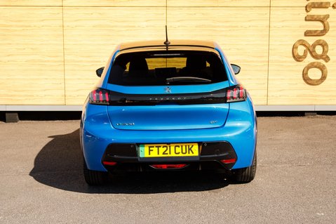 Peugeot 208 GT PREMIUM 7