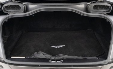 Aston Martin DBS Superleggera 29