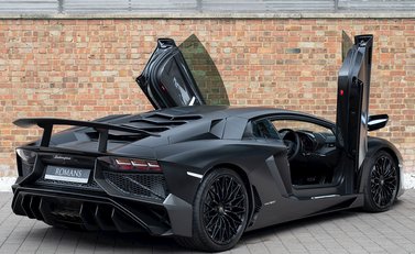 Lamborghini Aventador SV LP 750-4 Coupe 8