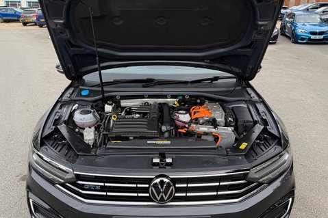 Volkswagen Passat GTE DSG - VAT Q - 1 OWNER - PLUG IN HYBRID - 3 IN STOCK 69