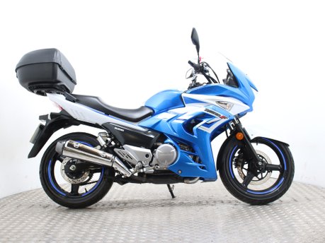 Suzuki Inazuma GW 250 FL5