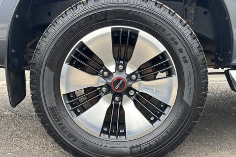 Isuzu D-Max DL40 1.9 TD Double Cab 4x4 Pickup - Roller Shutter 32