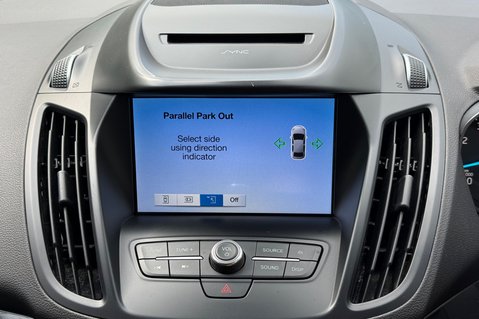 Ford Kuga ST-LINE AUTOMATIC -ONE OWNER- FORD SERVICE HISTORY - APPLE CARPLAY 39