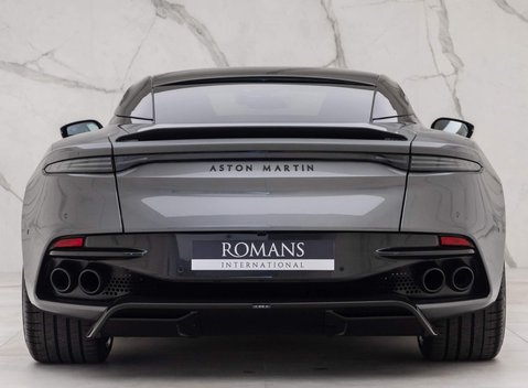 Aston Martin DBS Superleggera 17