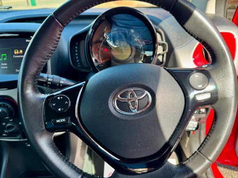 Toyota Aygo VVT-I X-PLAY TSS 14