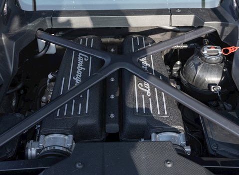 Lamborghini Huracan LP640-4 EVO 27