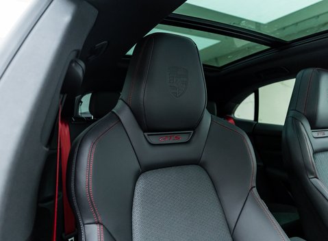 Porsche Macan GTS Electric 19