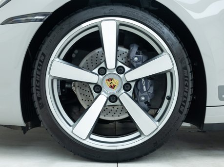 Porsche 911 Carrera T (992)