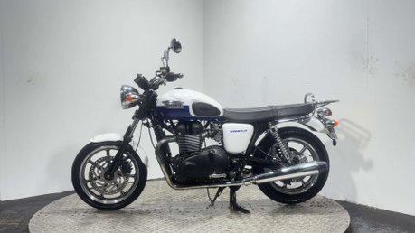 Triumph Bonneville 2014 T100 GREAT CONDITION ONLY 7K ICONIC MODERN CLASSIC 865CC 4