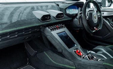 Lamborghini Huracan STO 16