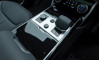 Land Rover Range Rover D350 SE 19