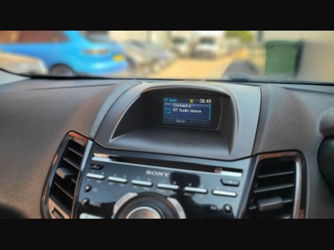 Ford Fiesta TITANIUM 22