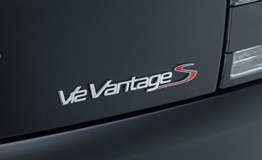 Aston Martin V12 Vantage S 41