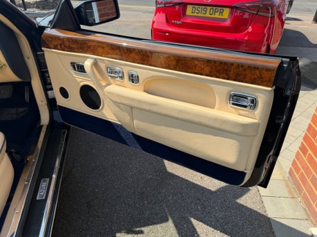 Bentley Azure 6.8 Convertible 2dr Petrol Automatic (422 g/km, 385 bhp) 31