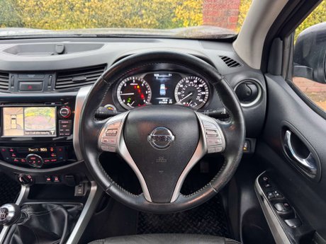 Nissan Navara 2.3 Navara Tekna dCi 4WD 5dr 16