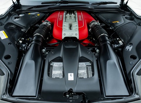 Ferrari 812 Superfast 38