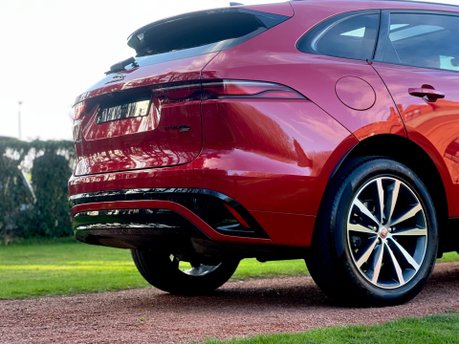 Jaguar F-Pace R-DYNAMIC BLACK 12
